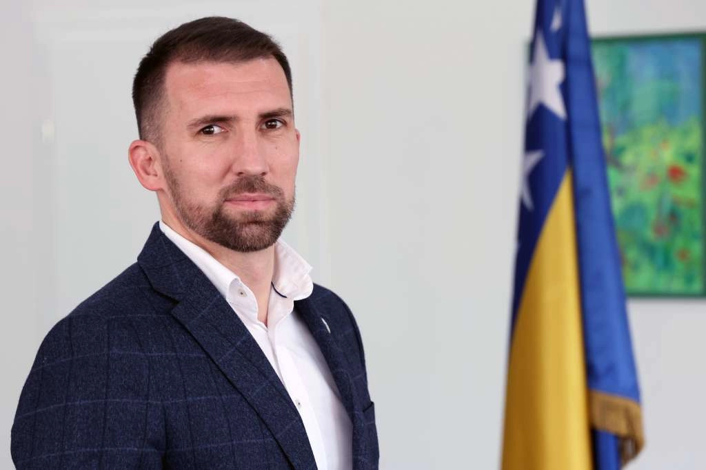BiH prva u svijetu priznala status civilne žrtve rata djetetu rođenom iz zločina ratnog silovanja
